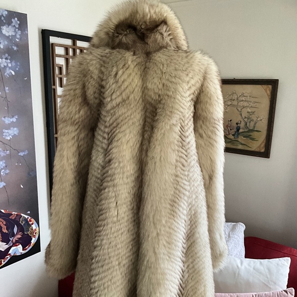 **FALL SALE** Genuine Fox Fur Jacket - Picture 2 of 5